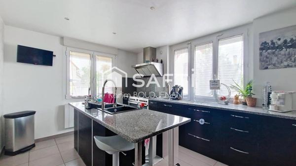 Maison individuelle sur sous sol total, 3 chambres...