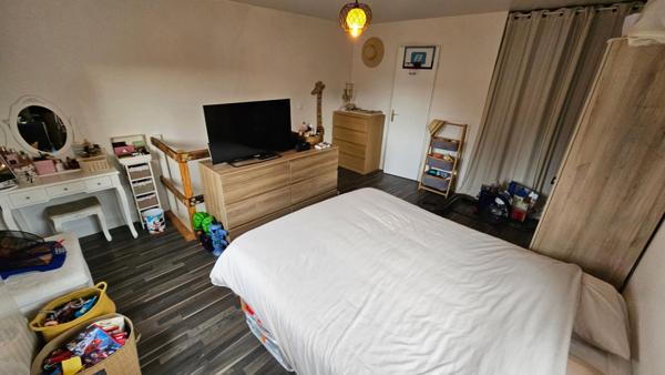 Houdan 7 mn / Gambais 4 mn / Duplex 2 pièces 40 m2 avec extérieur et parking