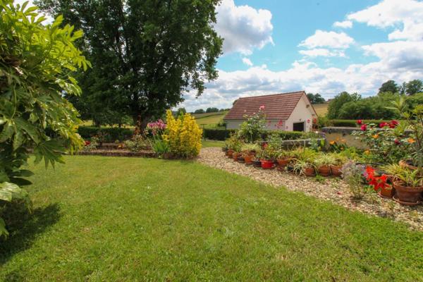 3 chambres, jardin et vue dégagée