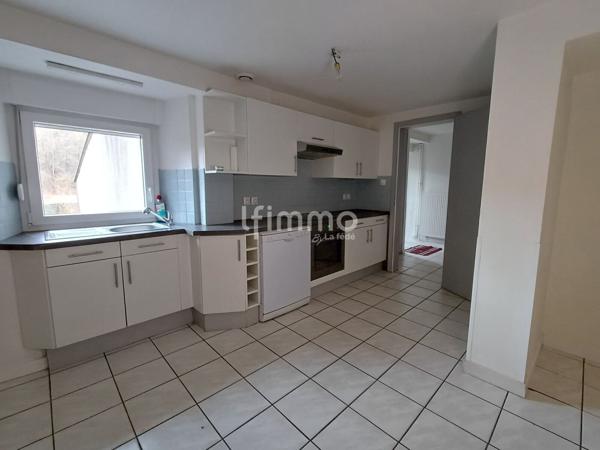 Immeuble comprenant deux logements