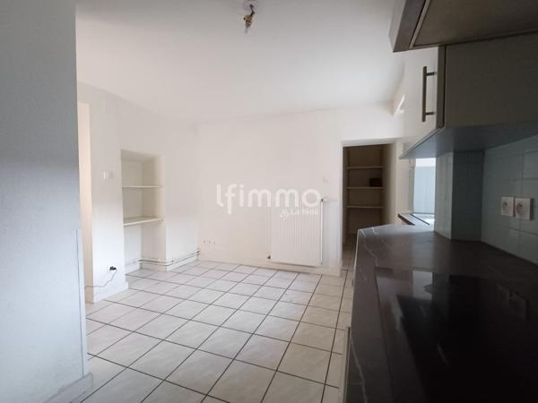 Immeuble comprenant deux logements