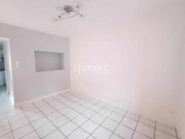 Immeuble comprenant deux logements