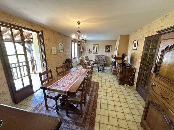 Pavillon hyper centre, 5 chambres,  vue sur la vallée du Thouet
