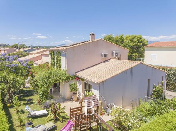 Antibes, Villa 6 Chambres -  230 m² à vendre