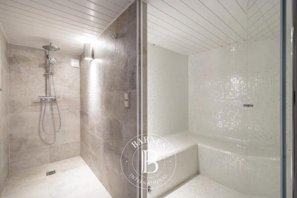 Antibes, Villa 6 Chambres -  230 m² à vendre