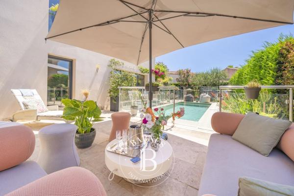 Antibes, Villa 6 Chambres -  230 m² à vendre