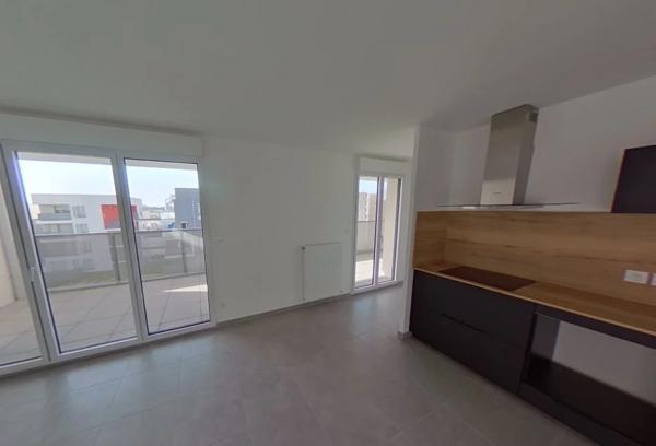APPARTEMENT T3 A LOUER - VAULX EN VELIN Pre-de-l-Herbe 65.85 m 2 895 € charges comprises par mois