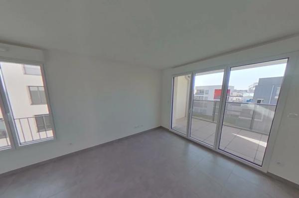 APPARTEMENT T3 A LOUER - VAULX EN VELIN Pre-de-l-Herbe 65.85 m 2 895 € charges comprises par mois