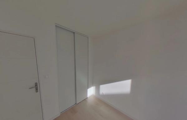 APPARTEMENT T3 A LOUER - VAULX EN VELIN Pre-de-l-Herbe 65.85 m 2 895 € charges comprises par mois