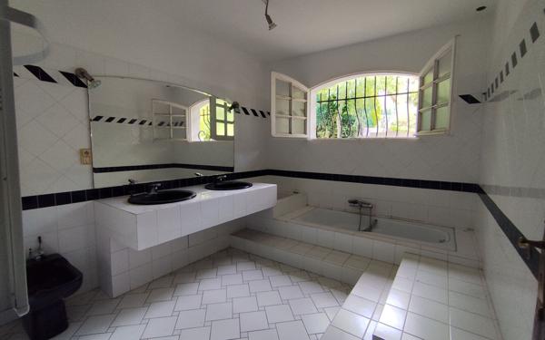 Maison à vendre    5 pièces • 160 m2 Beynost