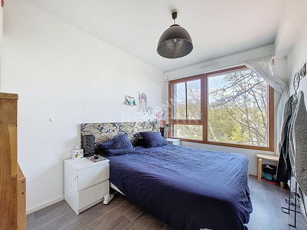 Orvault Cardo -Nantes Nord : Exclusivité ! En vente , Appartement T4 de 76 m², proche toutes commodités, résidence 2016 avec ascenseur, 3 chambres. Cave et parking couvert.