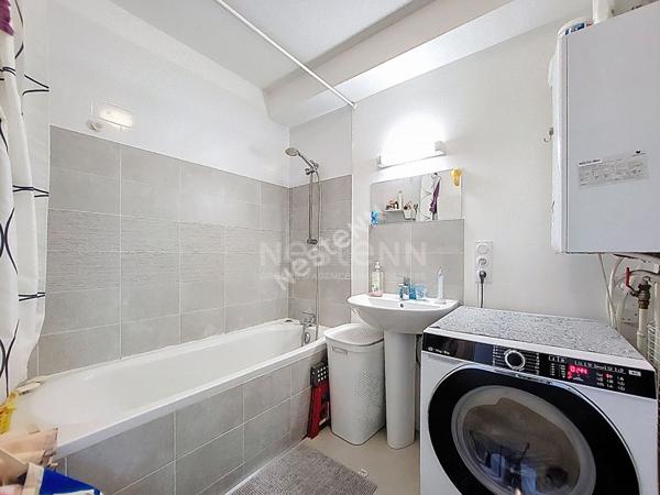 Orvault Cardo -Nantes Nord : Exclusivité ! En vente , Appartement T4 de 76 m², proche toutes commodités, résidence 2016 avec ascenseur, 3 chambres. Cave et parking couvert.