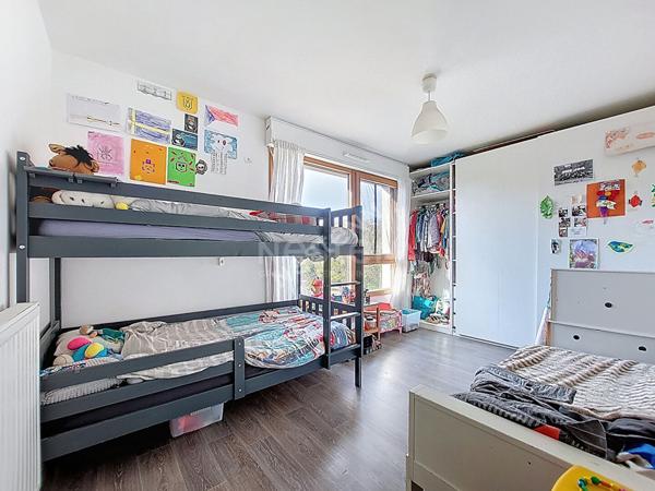 Orvault Cardo -Nantes Nord : Exclusivité ! En vente , Appartement T4 de 76 m², proche toutes commodités, résidence 2016 avec ascenseur, 3 chambres. Cave et parking couvert.