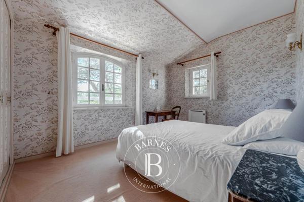 La Bastide-des-Jourdans, Propriété 6 Chambres -  360 m² à vendre