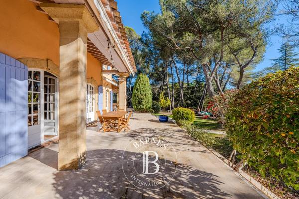 La Bastide-des-Jourdans, Propriété 6 Chambres -  360 m² à vendre