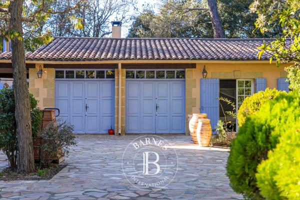 La Bastide-des-Jourdans, Propriété 6 Chambres -  360 m² à vendre