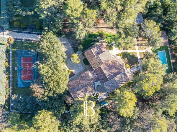 La Bastide-des-Jourdans, Propriété 6 Chambres -  360 m² à vendre
