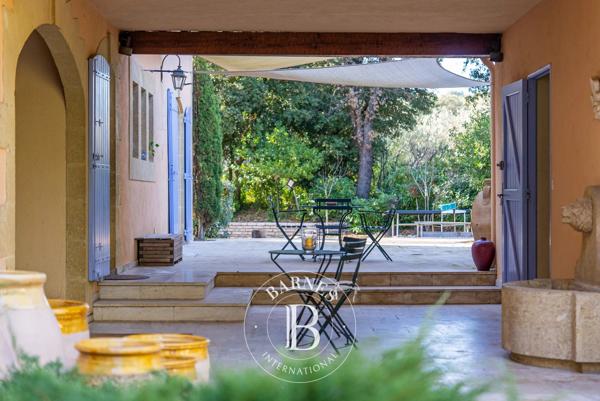 La Bastide-des-Jourdans, Propriété 6 Chambres -  360 m² à vendre
