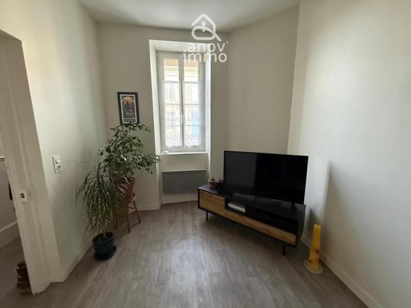 Maison
                                                                                                                                                                                                                                                                                                                        5 pièce(s)                                                                                                                                                                                                          3 chambre(s)                                                                                                                                                                                                          93.25  m²