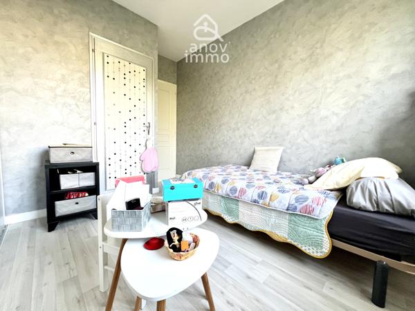 Maison
                                                                                                                                                                                                                                                                                                                        5 pièce(s)                                                                                                                                                                                                          4 chambre(s)                                                                                                                                                                                                          134  m²