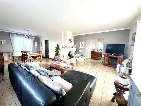 Maison
                                                                                                                                                                                                                                                                                                                        5 pièce(s)                                                                                                                                                                                                          4 chambre(s)                                                                                                                                                                                                          134  m²