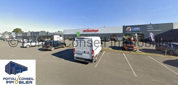 FONTENAY LE COMTE – OPPORTUNITE MURS GRANDE SURFACE