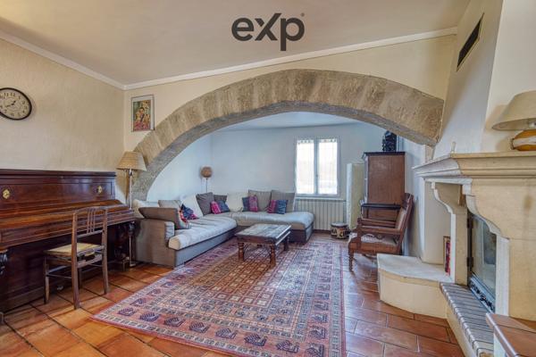 Superbe Maison de ville avec terrasse et 2 caves