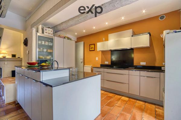 Superbe Maison de ville avec terrasse et 2 caves