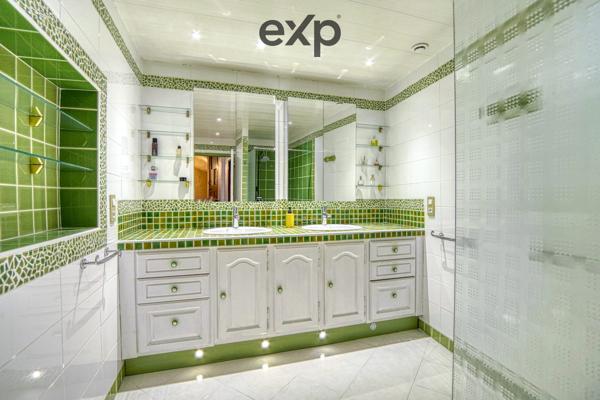 Superbe Maison de ville avec terrasse et 2 caves