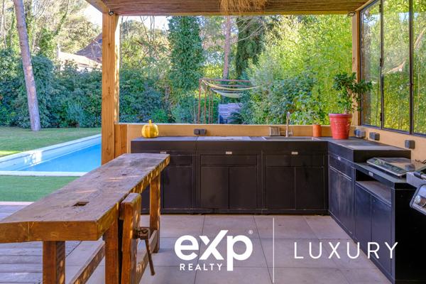 Villa d’Exception à Aix-en-Provence – Architecture Contemporaine, Piscine & Jardin Paysagé