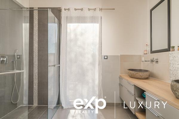 Villa d’Exception à Aix-en-Provence – Architecture Contemporaine, Piscine & Jardin Paysagé