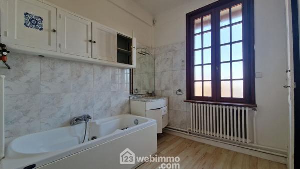Immeuble 245 m² à Laon 02000