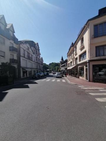 BAGNOLES DE L'ORNE (NORMANDIE) , appartement 1 pièce, 15 m2 . Prix 50 000, honoraires 11,11% inclus à la charge de l'acquéreur , soit 45 000  hors honoraires