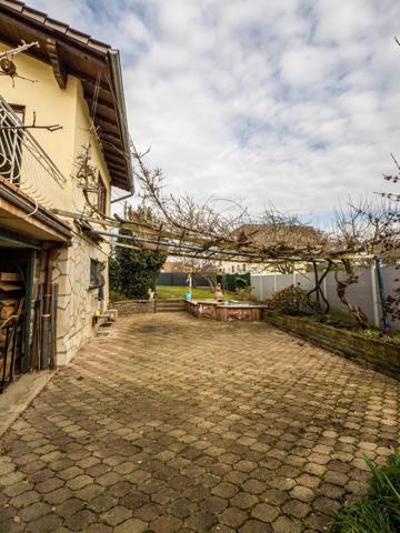 Maison - 6 pièces 136 m2 sur 8 ares de terrains