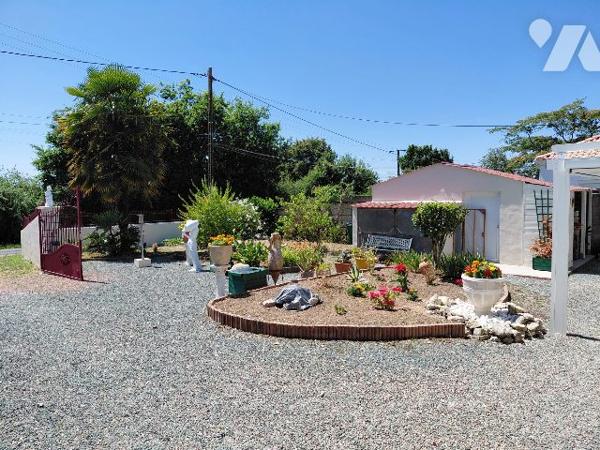 MAISON 2 CHAMBRES - 76 M² -GARAGE DE 40 M²
