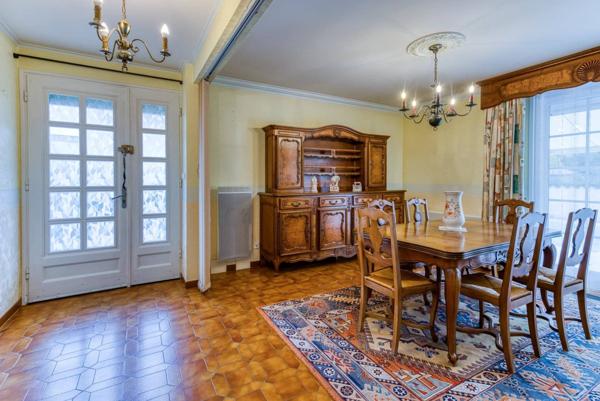 Maison familiale avec piscine, quartier Vennes