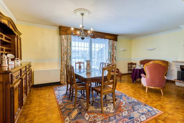 Maison familiale avec piscine, quartier Vennes