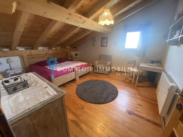 Maison
                                                                                                                                                                                                                                                                                                                        6 pièce(s)                                                                                                                                                                                                          5 chambre(s)                                                                                                                                                                                                          179  m²