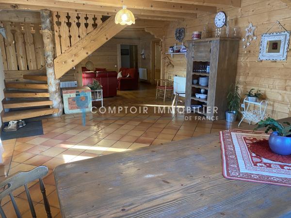 Maison
                                                                                                                                                                                                                                                                                                                        6 pièce(s)                                                                                                                                                                                                          5 chambre(s)                                                                                                                                                                                                          179  m²