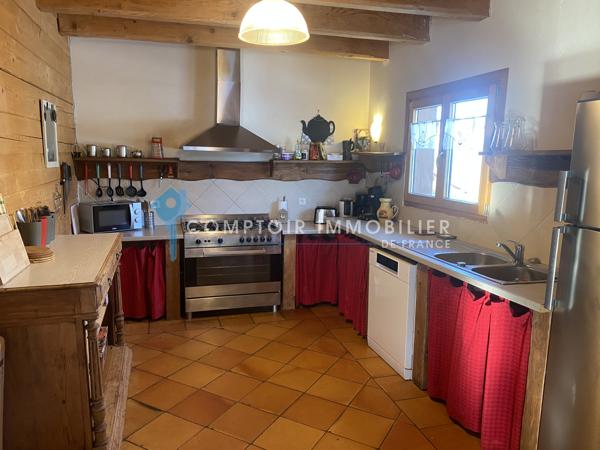 Maison
                                                                                                                                                                                                                                                                                                                        6 pièce(s)                                                                                                                                                                                                          5 chambre(s)                                                                                                                                                                                                          179  m²