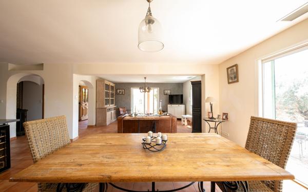 Maison à vendre    5 pièces •  Saint-Laurent-de-la-Salanque