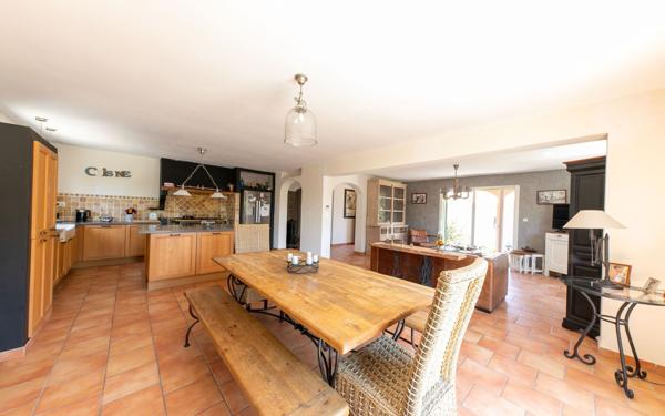 Maison à vendre    5 pièces •  Saint-Laurent-de-la-Salanque