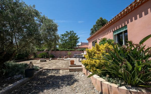 Maison à vendre    5 pièces •  Saint-Laurent-de-la-Salanque