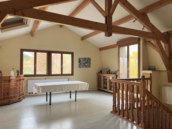 Montreuil (93100) Une immeuble et un atelier à transformer , ville et campagne