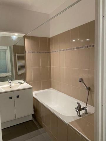 Appartement Montevrain 2 pièce(s) 41.30 m2 rez-de-jardin + parking + cave