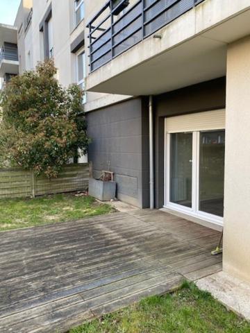Appartement Montevrain 2 pièce(s) 41.30 m2 rez-de-jardin + parking + cave