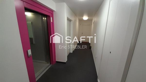 TOP SITUATION POUR CE STUDIO AVEC GRAND BALCON