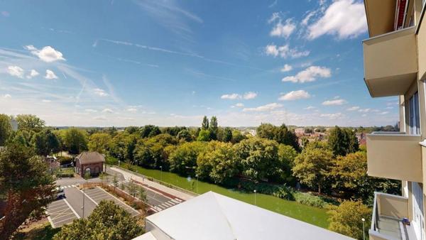 Bel appartement T3 de 88 m² avec terrasse, cave et stationnement