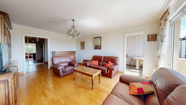 Bel appartement T3 de 88 m² avec terrasse, cave et stationnement