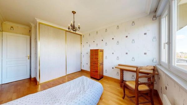 Bel appartement T3 de 88 m² avec terrasse, cave et stationnement